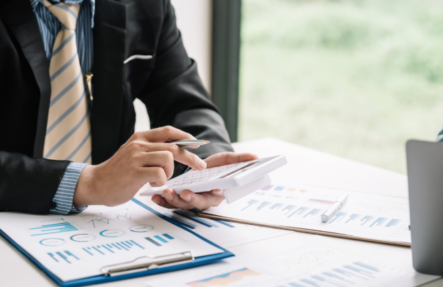 5 Ways CPAs Help Businesses Navigate Complex Regulations